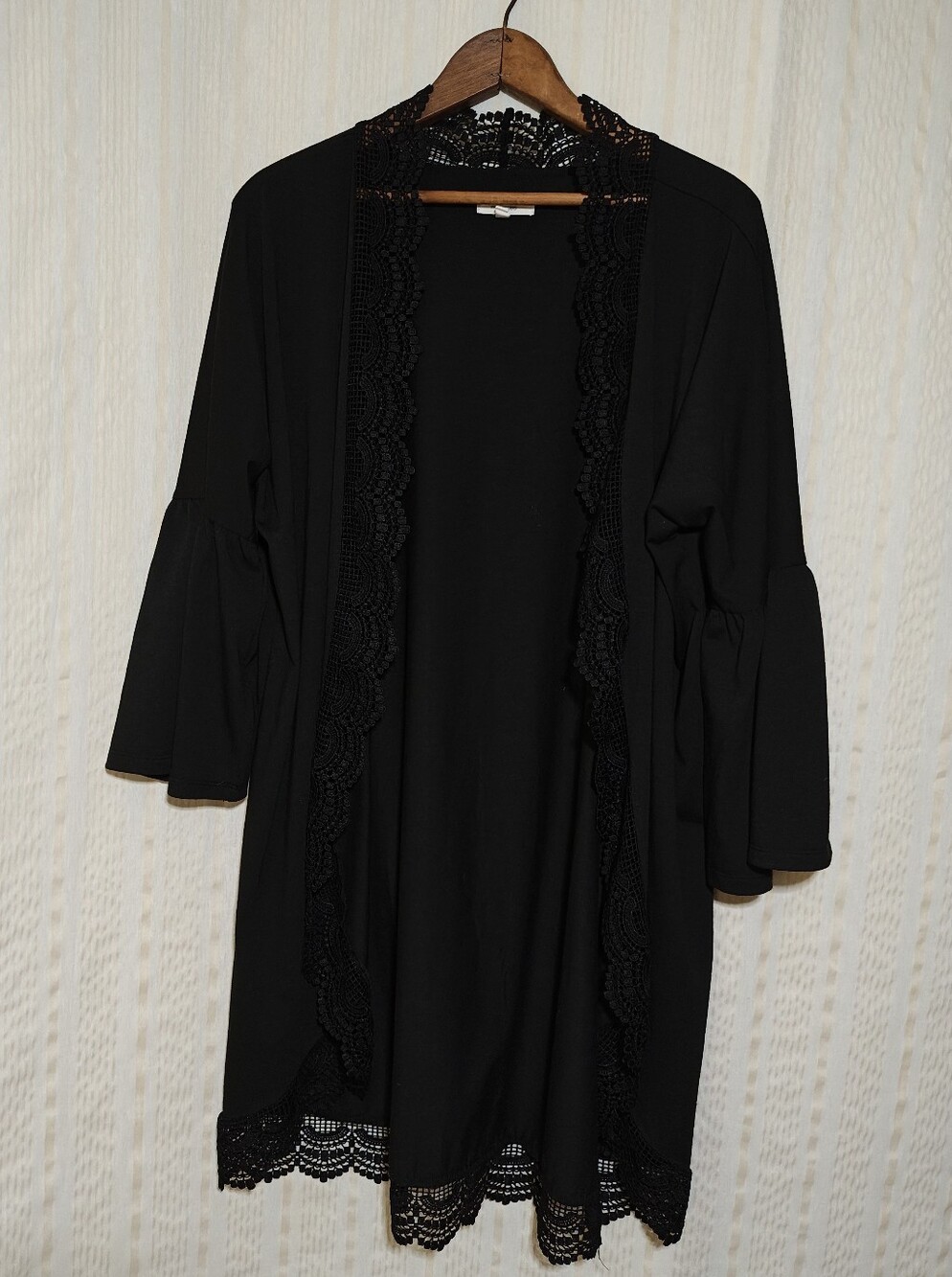 Women's Black Kimono With Scalloped Lace Trim Size M